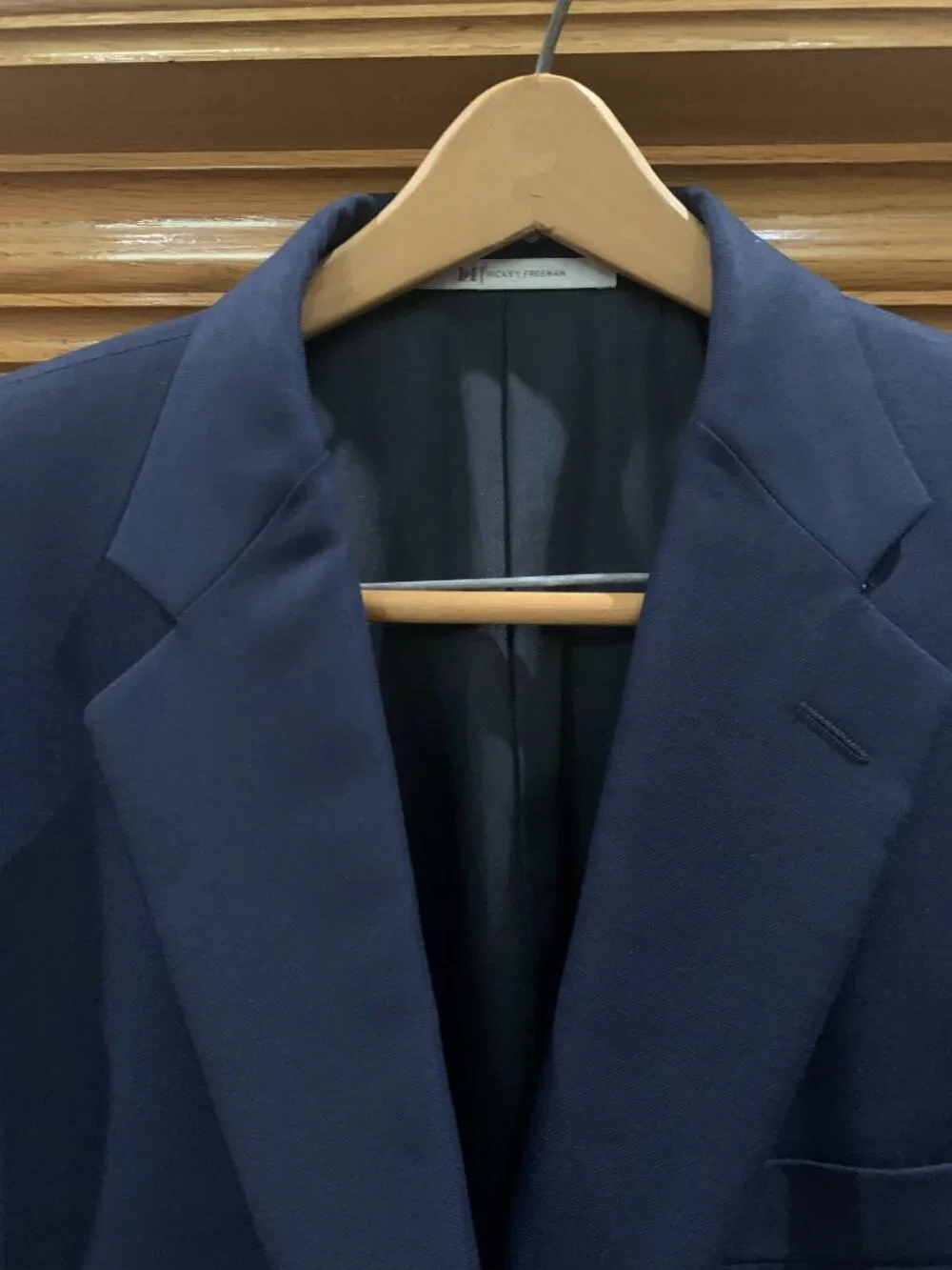 Share Hickey-Freeman Perlis Navy Blazer 42R Pre-Owned